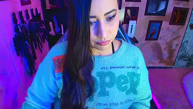 cherryy bombshelll online show from January 2026 05:04:02 PM