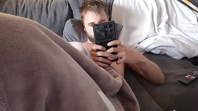 ademandjulia online show from October 2025 03:35:01 PM