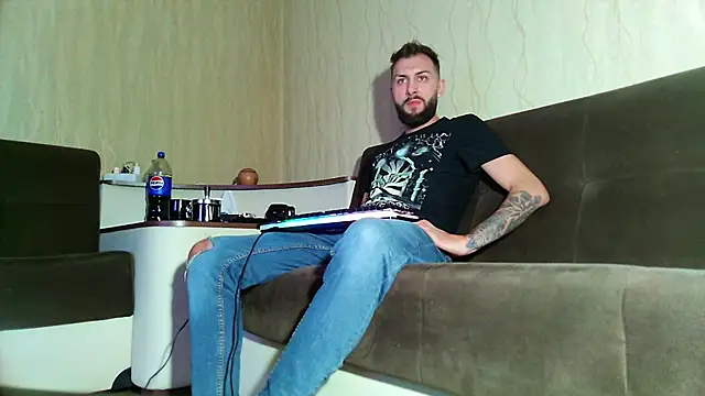 JamieNoxus online show from February 2025 06:08:02 PM