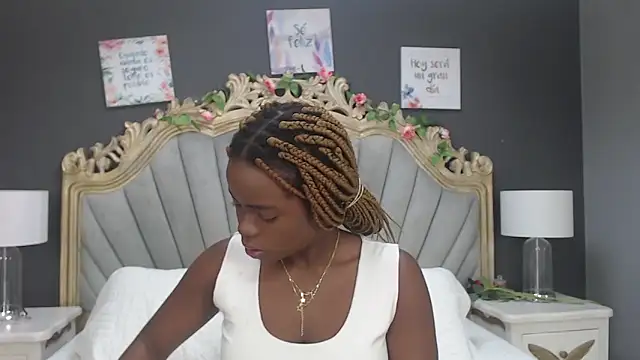 LindaBird online show from February 2025 07:50:02 PM