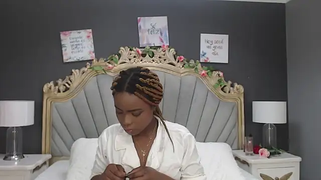 LindaBird online show from March 2025 03:53:02 PM