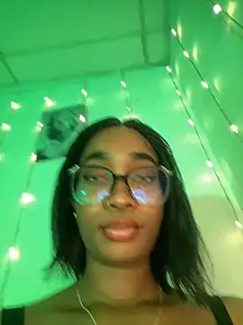 Snapshot of blackgril12 chatting on March 2025 01:43:01 AM blackgril12 online show from March 2025 01:43:01 AM