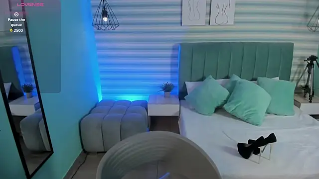 abby apple online show from October 2025 12:34:02 PM