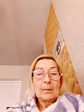 SophiaSky6037 online show from February 2025 11:38:02 AM