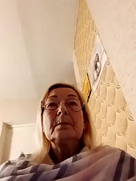 SophiaSky6037 online show from February 2025 04:22:01 PM