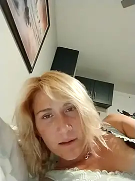 Snapshot of Skippydippy99 chatting on October 2025 11:20:02 PM Skippydippy99 online show from October 2025 11:20:02 PM