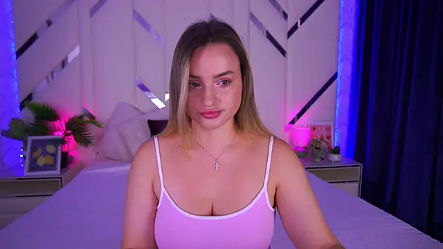 Snapshot of LindsieGreyy chatting on September 2025 06:07:01 AM LindsieGreyy online show from September 2025 06:07:01 AM