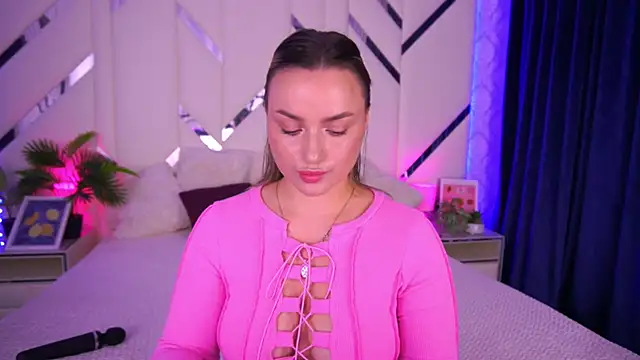 Snapshot of LindsieGreyy chatting on October 2025 07:29:01 AM LindsieGreyy online show from October 2025 07:29:01 AM