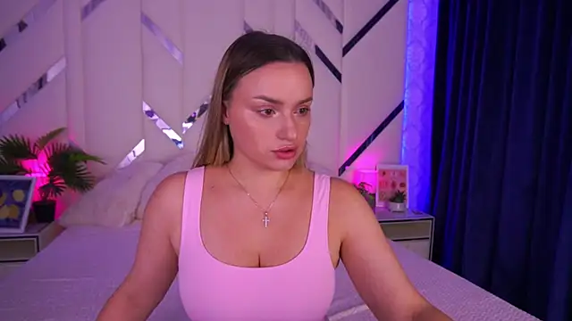 Snapshot of LindsieGreyy chatting on October 2025 07:20:02 AM LindsieGreyy online show from October 2025 07:20:02 AM