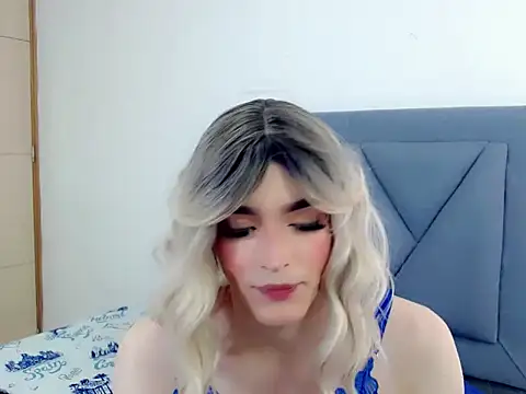 dominic 00 online show from November 2025 08:40:02 PM