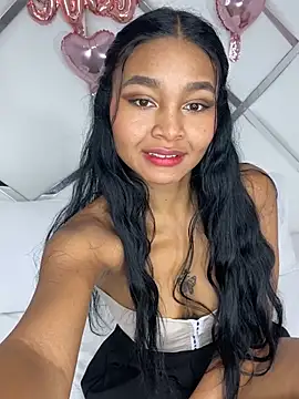 Snapshot of Lynda_Bonnie chatting on February 2025 12:19:01 PM Lynda Bonnie online show from February 2025 12:19:01 PM