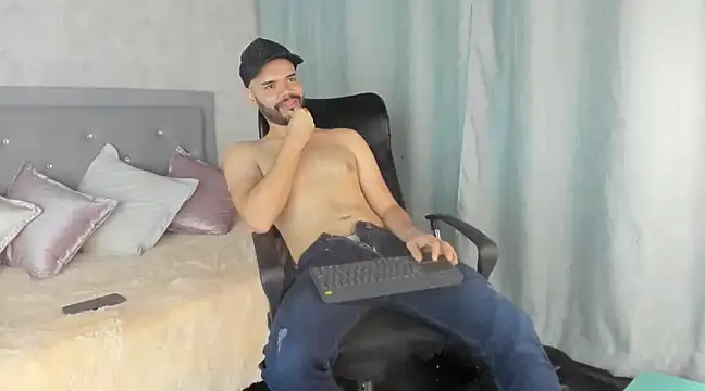 Luke Diaz7 online show from February 2025 12:09:01 AM