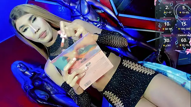 emelly horny  online show from November 2025 07:14:01 PM