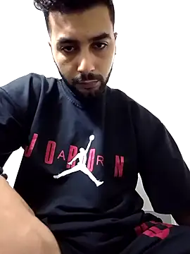 OutsizedPistol online show from October 2025 09:51:02 AM
