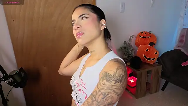 Maryybellax online show from October 2025 09:27:02 PM