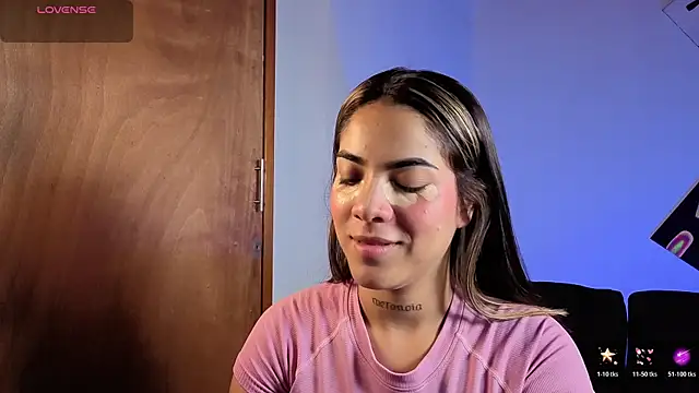 Maryybellax online show from November 2025 10:09:01 PM