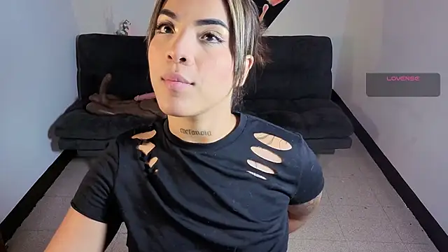 Maryybellax online show from November 2025 10:42:02 PM