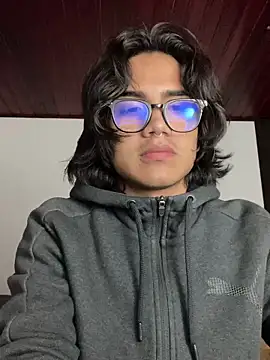 Snapshot of shadowsofgarden chatting on February 2025 04:01:01 AM shadowsofgarden online show from February 2025 04:01:01 AM