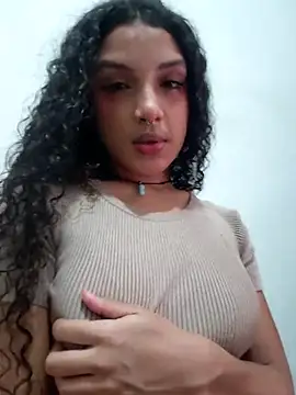 Majo BigTits online show from November 2025 01:32:02 PM