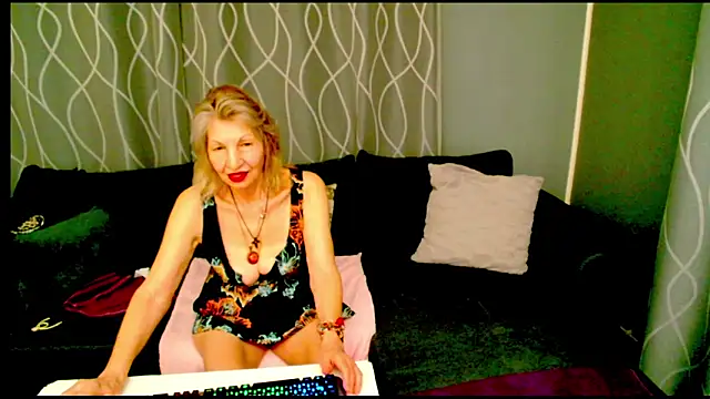 adeleadison online show from December 2025 05:58:02 AM