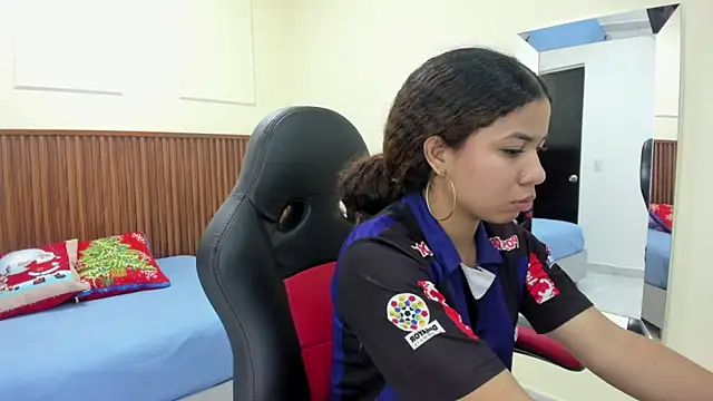 MELINAMARTINS online show from December 2025 07:30:02 PM