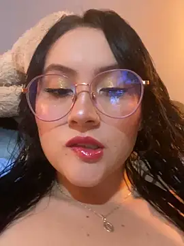 ValentinaOrtiz3 online show from October 2025 11:26:02 PM