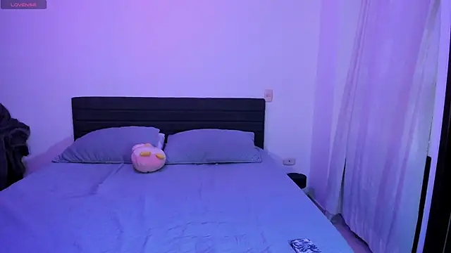  JacobMiller   online show from December 2025 09:00:01 PM