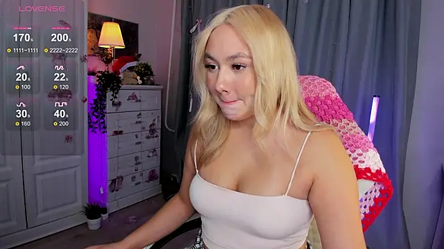 Snapshot of _Loneve__ chatting on February 2026 02:15:02 PM Loneve online show from February 2026 02:15:02 PM