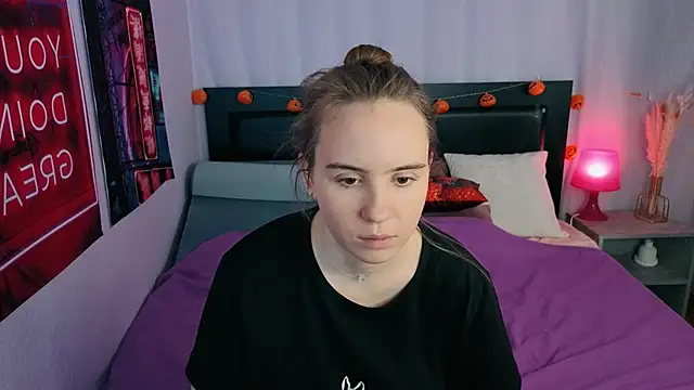 Lika 0ne online show from November 2025 12:00:02 PM