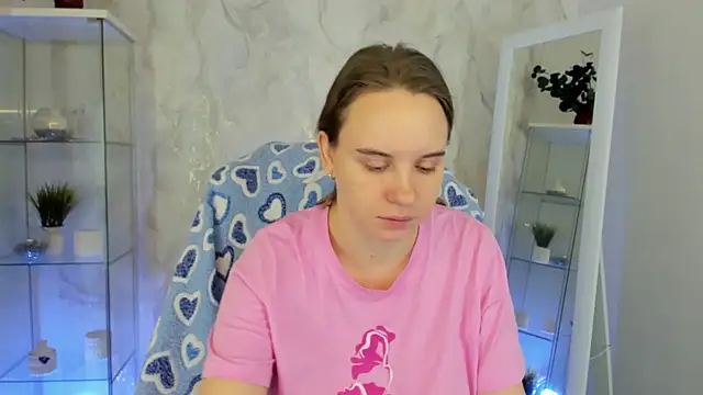 Lika 0ne online show from December 2025 12:23:02 PM