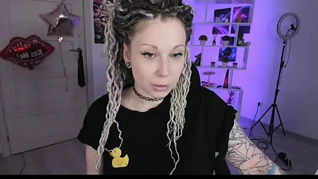 HoneySallyMoore online show from September 2025 04:00:01 PM