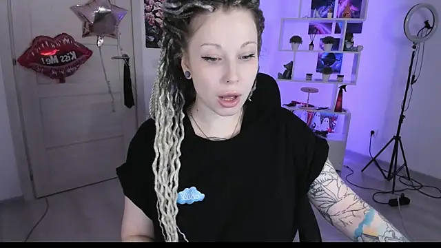 HoneySallyMoore online show from October 2025 03:43:01 PM