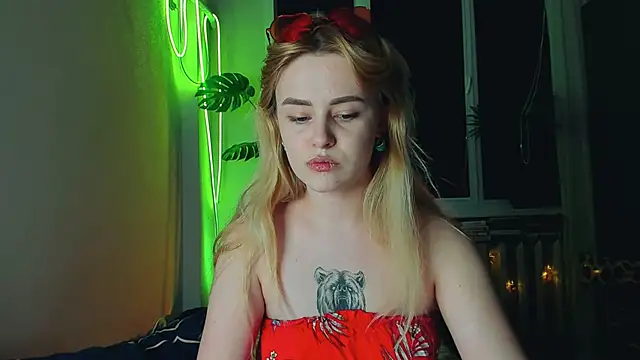 Alexa Pirs online show from March 2025 05:29:01 PM