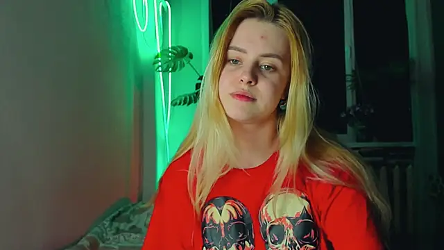 Alexa Pirs online show from March 2025 10:04:02 PM