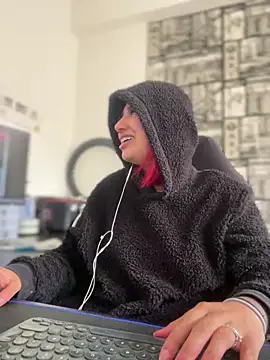 Scarlett-LS online show from March 2025 04:11:02 PM