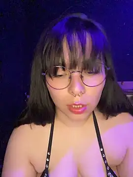 Snapshot of Solo_yoss chatting on June 2026 06:04:01 AM Solo yoss online show from June 2026 06:04:01 AM