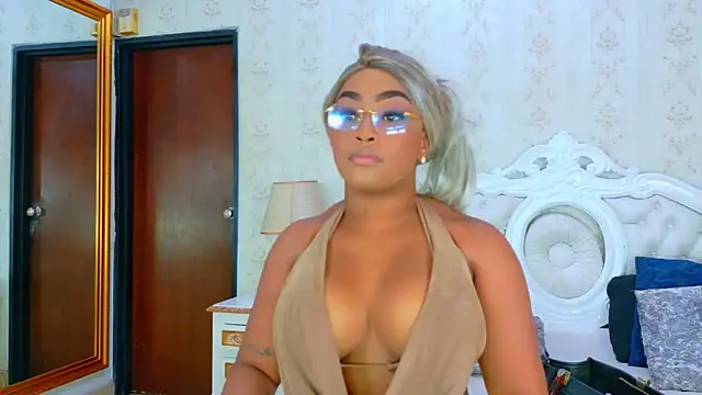 TianahGlow online show from October 2025 09:15:01 PM