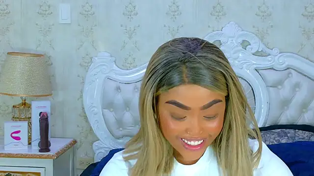 TianahGlow online show from November 2025 08:41:02 PM