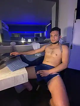 Snapshot of Brunohorny@xh chatting on February 2026 03:44:01 PM Brunohornyxh online show from February 2026 03:44:01 PM