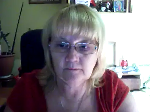 Snapshot of Violet5364 chatting on February 2025 03:54:02 PM Violet5364 online show from February 2025 03:54:02 PM