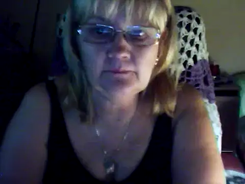 Snapshot of Violet5364 chatting on March 2025 08:04:01 PM Violet5364 online show from March 2025 08:04:01 PM