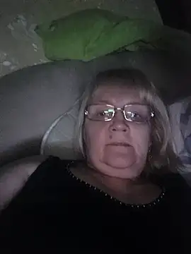 Snapshot of Violet5364 chatting on November 2025 09:06:01 PM Violet5364 online show from November 2025 09:06:01 PM