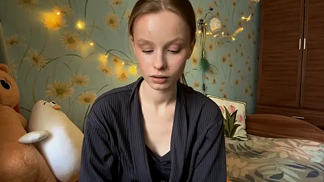 Snapshot of BeckyDwinell chatting on March 2025 01:29:02 PM BeckyDwinell online show from March 2025 01:29:02 PM