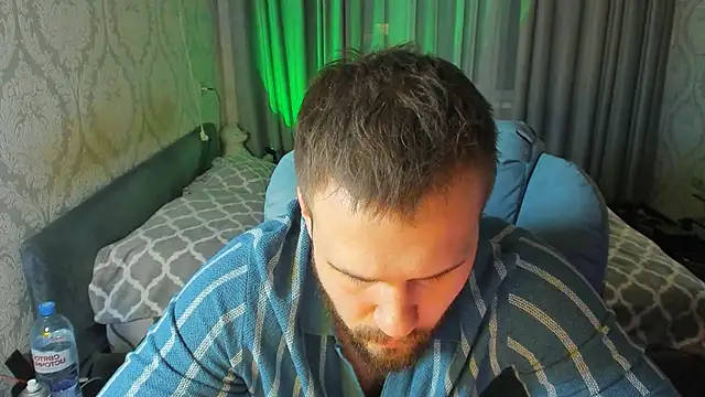 Vladik b online show from April 2026 06:13:02 PM