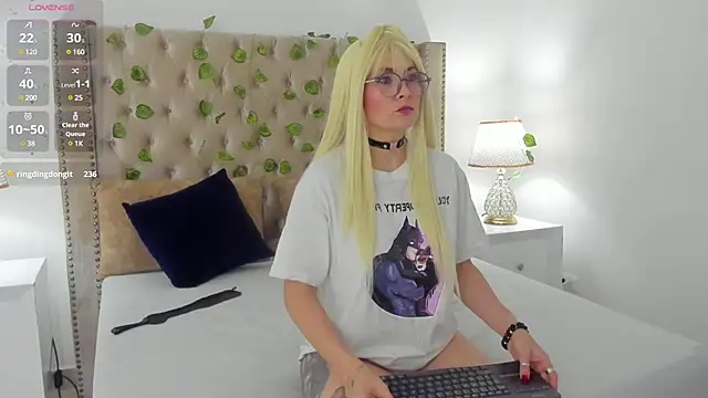 CandieGilson   online show from February 2025 06:15:02 PM