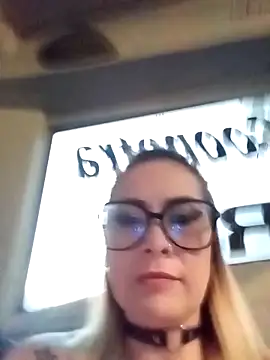 CandieGilson   online show from September 2025 10:48:01 AM