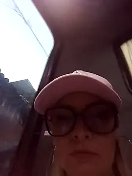 CandieGilson   online show from October 2025 10:46:02 AM