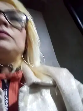 CandieGilson   online show from February 2026 11:24:01 AM