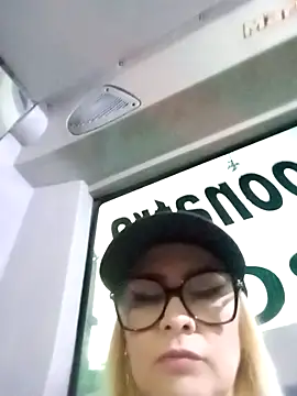 CandieGilson   online show from February 2026 11:15:02 AM