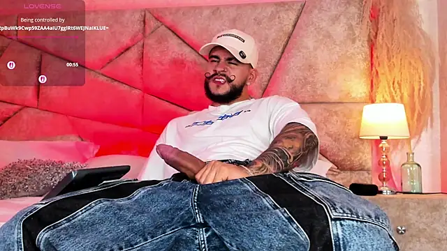 DickGriffith  online show from November 2025 10:52:02 PM